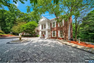 317 Rock Ridge Court, Franklin Lakes, NJ 07417 - Photo 3