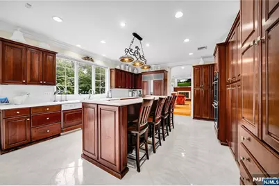 317 Rock Ridge Court, Franklin Lakes, NJ 07417 - Photo 13