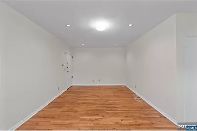 239 Crescent Lane 1 #1, Cliffside Park, NJ 07010 - Photo 5