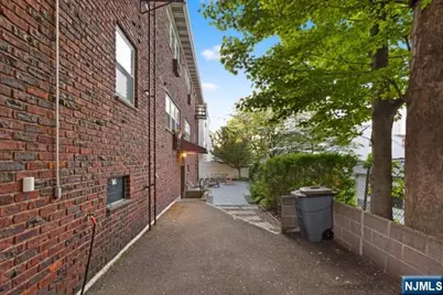 239 Crescent Lane 1 #1, Cliffside Park, NJ 07010 - Photo 25
