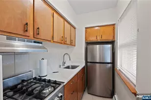 239 Crescent Ln 1, Cliffside Park, NJ 07010 - Photo 11