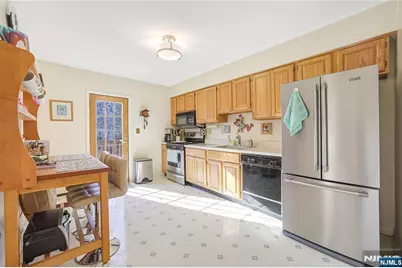 68 Colgate Avenue, Paramus, NJ 07652 - Photo 7