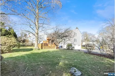 68 Colgate Avenue, Paramus, NJ 07652 - Photo 3