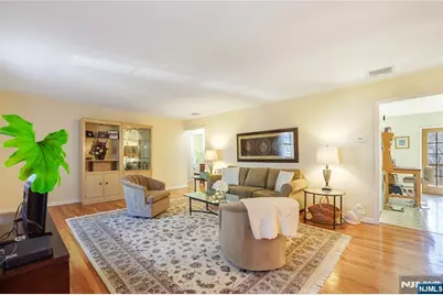 68 Colgate Avenue, Paramus, NJ 07652 - Photo 5