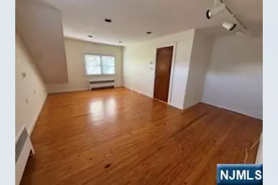 95 Westview Avenue, Paramus, NJ 07652 - Photo 7