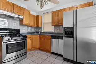 176 Boyd Ave, Jersey City, NJ 07304 - Photo 31