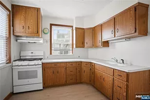 608 Washington Ave, Belleville, NJ 07109 - Photo 11