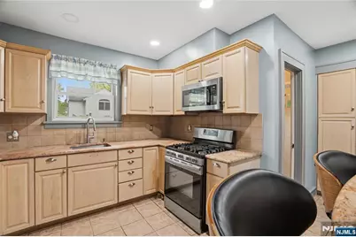 351 Griggs Avenue, Teaneck Township, NJ 07666 - Photo 7