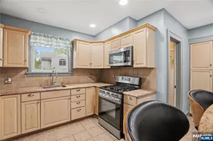351 Griggs Ave, Teaneck Township, NJ 07666 - Photo 7
