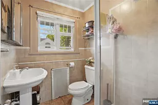 351 Griggs Ave, Teaneck Township, NJ 07666 - Photo 9