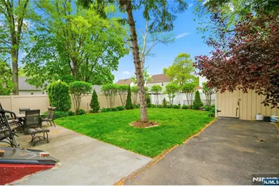 351 Griggs Avenue, Teaneck Township, NJ 07666 - Photo 19