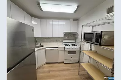 89 Palisades Boulevard 1 #1, Palisades Park, NJ 07650 - Photo 5