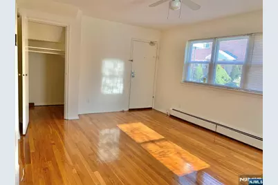 139 W Englewood Avenue 1A #1A, Teaneck Township, NJ 07666 - Photo 3