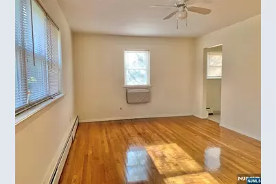 139 W Englewood Avenue 1A #1A, Teaneck Township, NJ 07666 - Photo 5