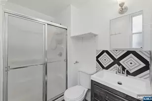 394 Woodlawn Ave 2, Jersey City, NJ 07305 - Photo 17