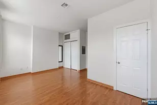 394 Woodlawn Ave 2, Jersey City, NJ 07305 - Photo 27