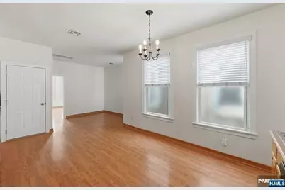 394 Woodlawn Avenue 2 #2, Jersey City, NJ 07305 - Photo 9