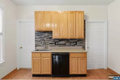 394 Woodlawn Avenue 2 #2, Jersey City, NJ 07305 - Photo 15