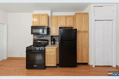 394 Woodlawn Avenue 2 #2, Jersey City, NJ 07305 - Photo 13