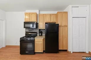 394 Woodlawn Ave 2, Jersey City, NJ 07305 - Photo 13