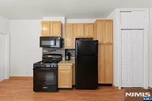 394 Woodlawn Ave 2, Jersey City, NJ 07305 - Photo 13