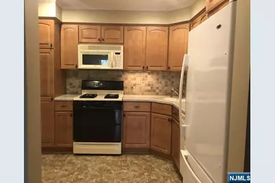 327 Linden Street 327 #327, Mahwah, NJ 07430 - Photo 3