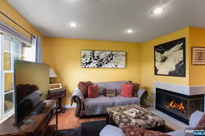 89 Vaughan Drive 824 #824, Newark, NJ 07103 - Photo 7