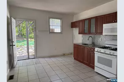 45 Ogden Street, Newark, NJ 07104 - Photo 25