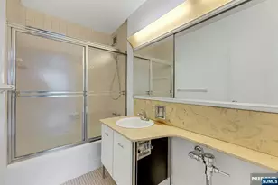 2077 Center Ave 20C, Fort Lee, NJ 07024 - Photo 15