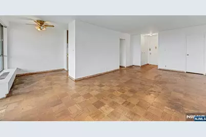 2077 Center Avenue 20C #20C, Fort Lee, NJ 07024 - Photo 7