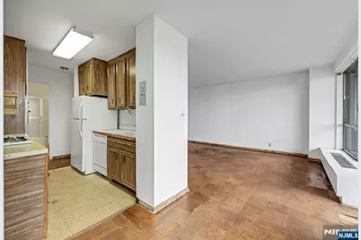 2077 Center Avenue 20C #20C, Fort Lee, NJ 07024 - Photo 11