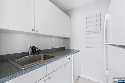300 Lookout Avenue C4 #C4, Hackensack, NJ 07601 - Photo 9