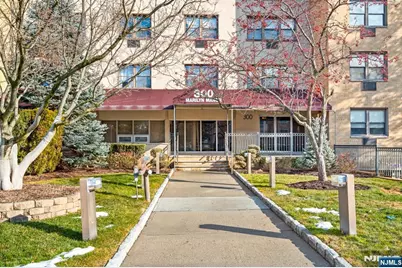 300 Lookout Avenue C4 #C4, Hackensack, NJ 07601 - Photo 15