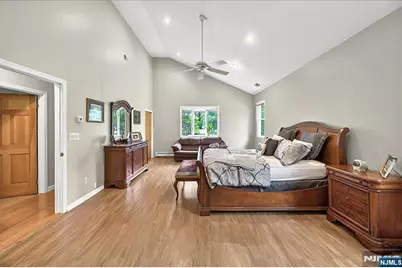 915 Glen Avenue, Washington Township, NJ 07676 - Photo 19