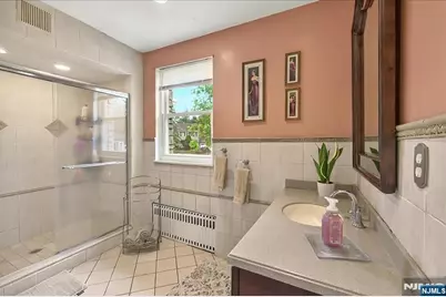 915 Glen Avenue, Washington Township, NJ 07676 - Photo 21