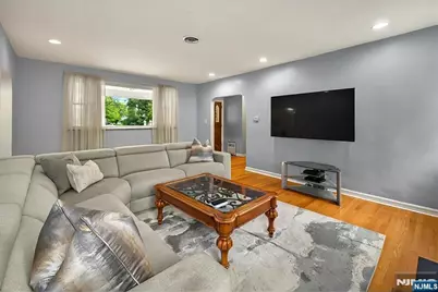 915 Glen Avenue, Washington Township, NJ 07676 - Photo 9