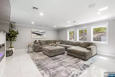 315 Freemans Lane, Franklin Lakes, NJ 07417 - Photo 9