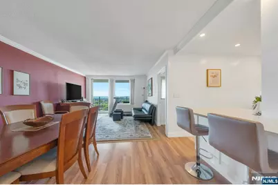 1530 Palisade Avenue 23E #23E, Fort Lee, NJ 07024 - Photo 5