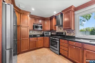 124 Crain Rd, Paramus, NJ 07652 - Photo 13