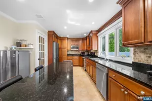 124 Crain Rd, Paramus, NJ 07652 - Photo 11