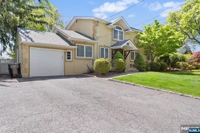 124 Crain Road, Paramus, NJ 07652 - Photo 5