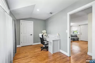 124 Crain Road, Paramus, NJ 07652 - Photo 35