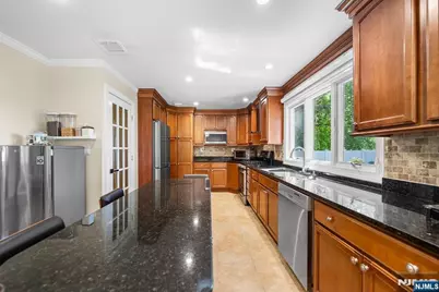 124 Crain Road, Paramus, NJ 07652 - Photo 13