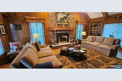 309 Paul Court, Wyckoff Township, NJ 07481 - Photo 9
