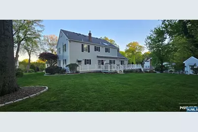 309 Paul Court, Wyckoff Township, NJ 07481 - Photo 3