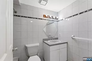 767 Kingsland Ave, Ridgefield, NJ 07657 - Photo 5