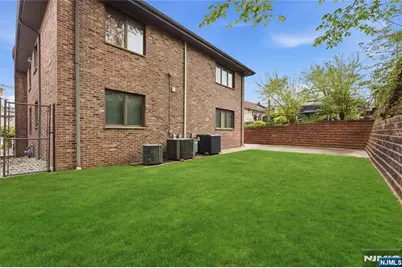 767 Kingsland Avenue, Ridgefield, NJ 07657 - Photo 43