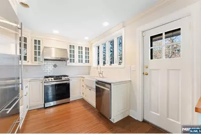 57 Pomander Walk, Ridgewood, NJ 07450 - Photo 9
