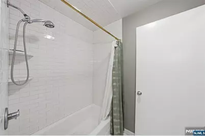 825 Riverside Avenue 203 #203, Lyndhurst Township, NJ 07071 - Photo 19