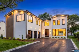 210 Hillcrest Dr, Paramus, NJ 07652 - Photo 1